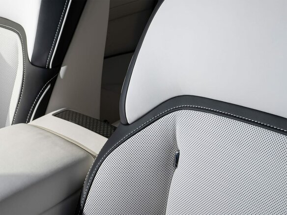 2026 Rolls-Royce Spectre Black Badge I Рестайлинг (Series II), серый, 72000000 рублей - вид 15