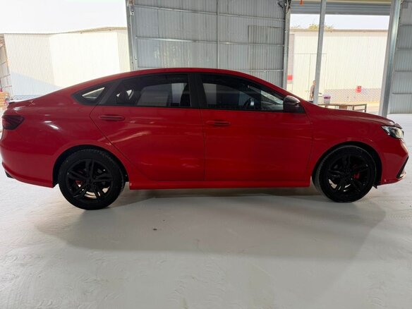 2022 Geely Binrui I Рестайлинг, красный - вид 3