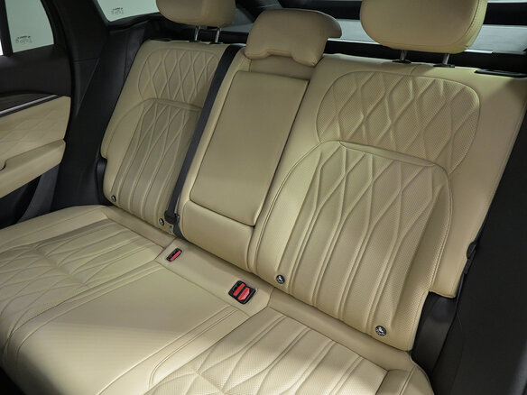 2024 Geely Monjaro (Xingyue L) I Рестайлинг (China Market), белый, 3590000 рублей - вид 16