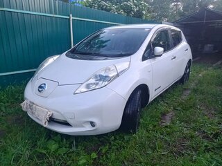 2016 Nissan Leaf (EM57) I (ZE0/AZE0), серебристый, 999999 рублей, вид 2