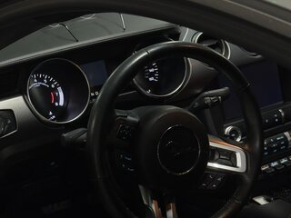 2020 Ford Mustang VI Рестайлинг, серебристый, 1990000 рублей, вид 5