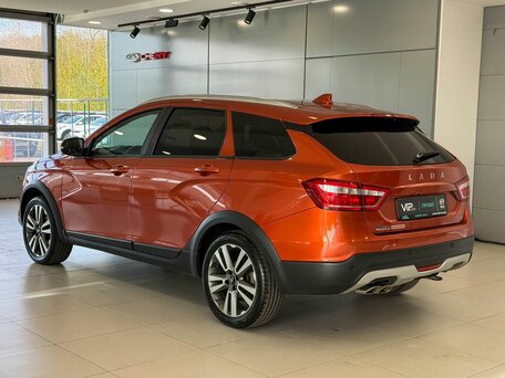 2018 Lada (ВАЗ) Vesta SW Cross I, оранжевый, 1047000 рублей, вид 4