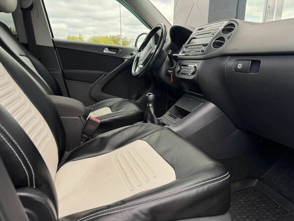 2011 Volkswagen Tiguan I Рестайлинг, белый, 1280000 рублей - вид 7