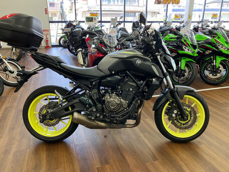 2018 Yamaha MT-07 (FZ-07), серый, 615000 рублей, вид 4
