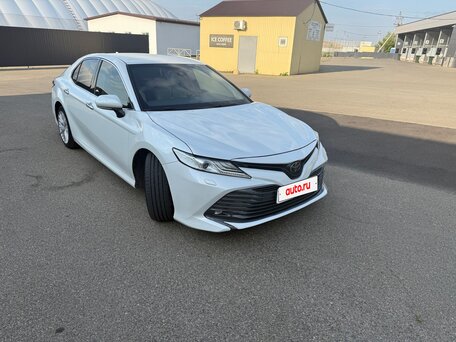 2019 Toyota Camry VIII (XV70), белый, 2220000 рублей, вид 2