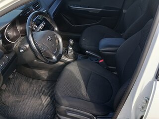 2016 Kia Rio III Рестайлинг, белый, 1400000 рублей, вид 5