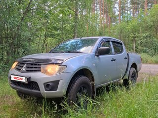 2010 Mitsubishi L200 IV, серебристый, 950000 рублей, вид 3