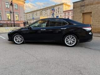 2018 Toyota Camry VIII (XV70), чёрный, 2700000 рублей, вид 4