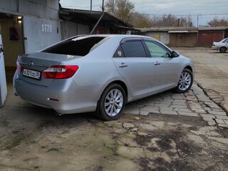 2011 Toyota Camry VII (XV50), серебристый, 2250000 рублей, вид 4