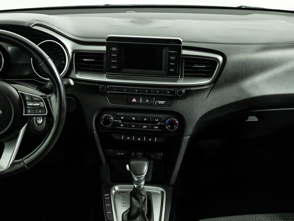2018 Kia Ceed III, белый, 1599700 рублей - вид 13