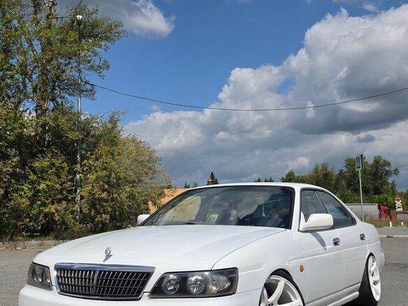 1998 Nissan Laurel VIII (C35), белый, 750000 рублей