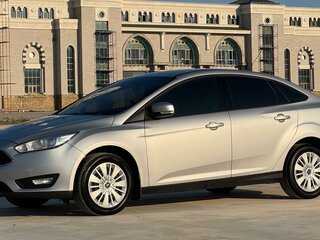 2017 Ford Focus III Рестайлинг, серебристый, 1150000 рублей, вид 1