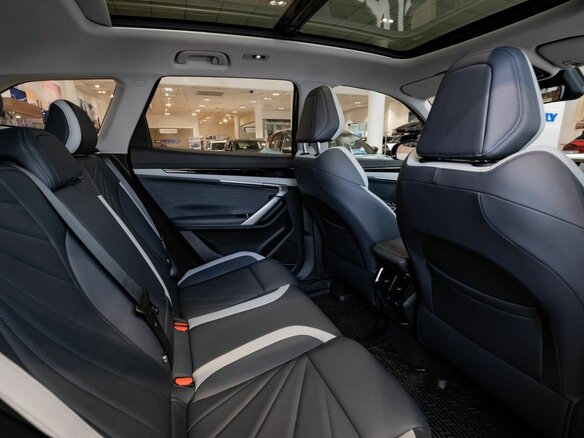 2026 Geely Atlas II, чёрный - вид 5