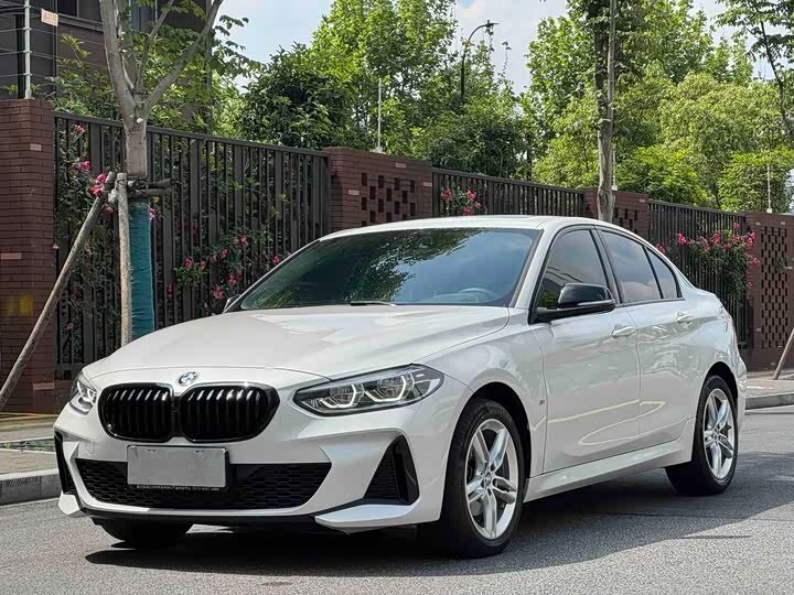 Открыть фотографии: BMW 1 серии III (F52) Рестайлинг