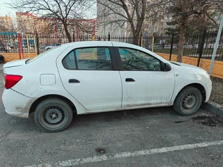 2018 Renault Logan II Рестайлинг, белый, 230000 рублей, вид 2