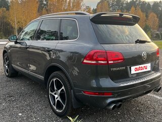 2013 Volkswagen Touareg II, серый, 2577777 рублей, вид 4