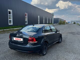 2017 Volkswagen Polo V Рестайлинг, серый, 700000 рублей, вид 4