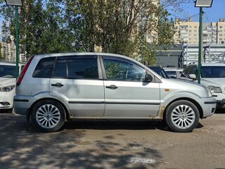 2004 Ford Fusion I, серебристый, 180900 рублей, вид 4