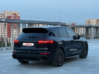 2015 Porsche Cayenne II Рестайлинг (958), чёрный, 3100000 рублей, вид 3