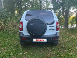 2014 Chevrolet Niva I Рестайлинг, белый, 650000 рублей, вид 4