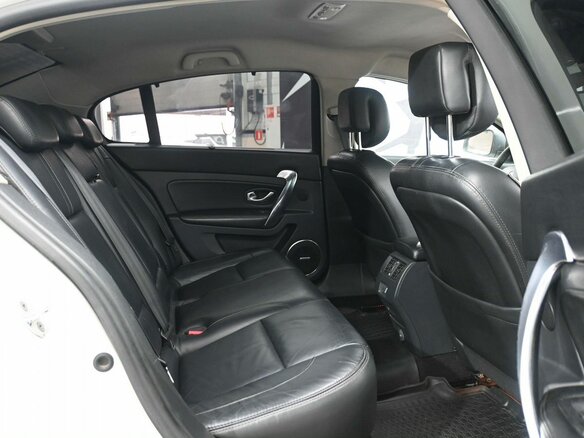 2010 Renault Latitude I, белый, 779900 рублей - вид 9
