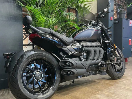 2025 Triumph Rocket 3, серый, 3700000 рублей, вид 2