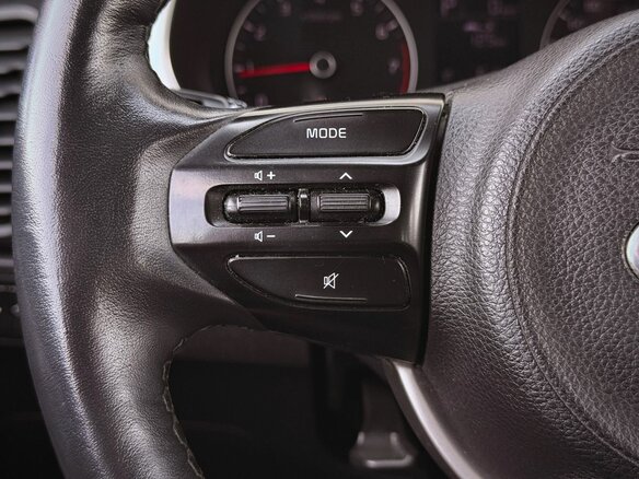 2021 Kia Rio IV Рестайлинг, белый, 1125000 рублей - вид 15