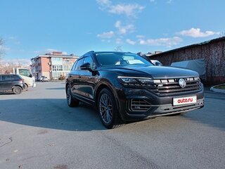 2019 Volkswagen Touareg III, чёрный, 6500000 рублей, вид 2