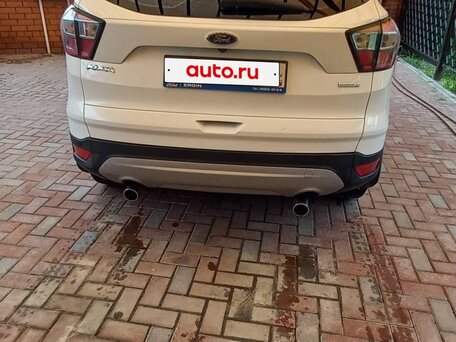 2017 Ford Kuga II Рестайлинг, белый, 1500000 рублей, вид 4