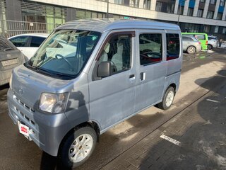 2017 Daihatsu Hijet 4AT X, серебристый, 600000 рублей, вид 1