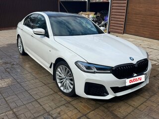 2018 BMW 5 серии 520d xDrive VII (G30/G31/G38), белый, 4099000 рублей, вид 3