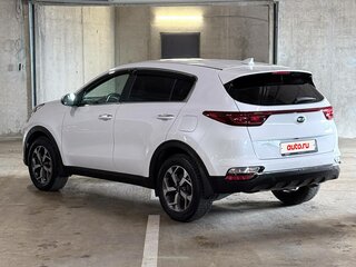 2021 Kia Sportage IV Рестайлинг, белый, 1950000 рублей, вид 2