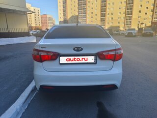 2014 Kia Rio 6-speed III, белый, 870000 рублей, вид 3