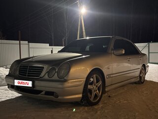 2000 Mercedes-Benz E-Класс 430 II (W210, S210) Рестайлинг, серебристый, 700000 рублей, вид 1