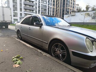 2000 Mercedes-Benz E-Класс 240 II (W210, S210) Рестайлинг, серебристый, 550000 рублей, вид 5