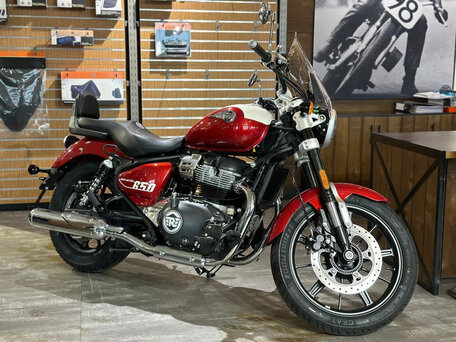 2026 Royal Enfield Super Meteor, красный, 792000 рублей, вид 2