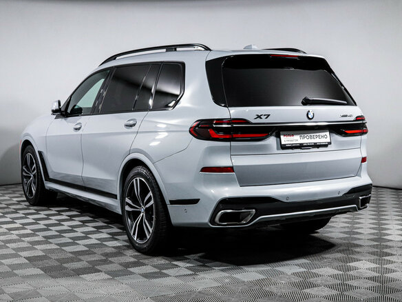 2022 BMW X7 40i I (G07) Рестайлинг, серый, 10488475 рублей - вид 6