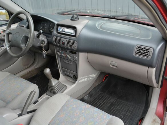1998 Toyota Corolla VIII (E110), красный, 149888 рублей - вид 14
