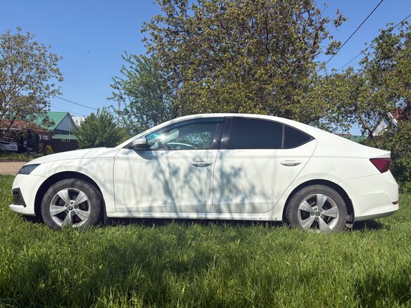 2021 Skoda Octavia IV (A8), белый, 1720000 рублей - вид 7