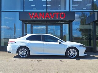 2019 Toyota Camry VIII (XV70), белый, 2590000 рублей, вид 2