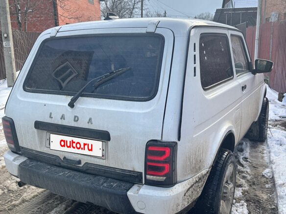 2009 Lada (ВАЗ) 2121 (4x4) I Рестайлинг, белый, 580000 рублей - вид 1