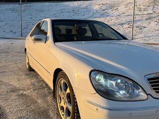 1999 Mercedes-Benz S-Класс 320 IV (W220), белый, 899900 рублей, вид 3