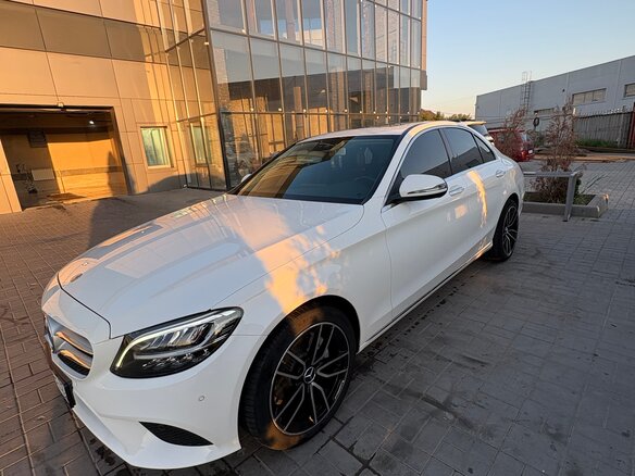 2018 Mercedes-Benz C-Класс 220 d IV (W205) Рестайлинг, белый, 2900000 рублей