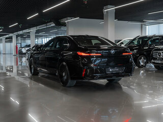 2023 BMW 7 серии 740d xDrive VII (G70), чёрный, 10250000 рублей, вид 5