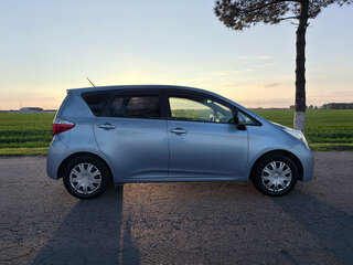 2011 Toyota Ractis II, голубой, 720000 рублей, вид 4