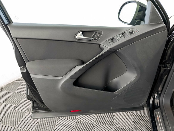 2014 Volkswagen Tiguan I Рестайлинг, чёрный - вид 18
