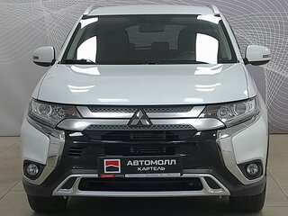 2019 Mitsubishi Outlander III Рестайлинг 3, белый, 2299000 рублей, вид 2