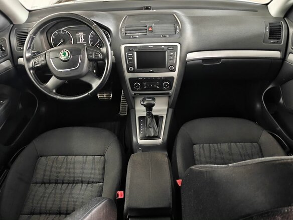2012 Skoda Octavia II (A5) Рестайлинг, белый - вид 8