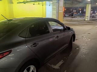 2018 Hyundai Solaris II, серый, 1350000 рублей, вид 3