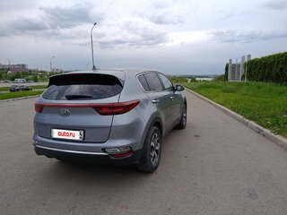 2019 Kia Sportage IV Рестайлинг, серебристый, 2220000 рублей, вид 2